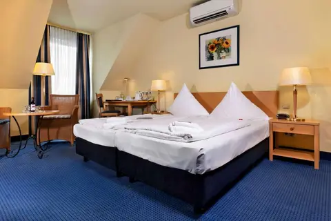 Tryp by Wyndham Lubeck Aquamarin Hotel in Lübeck
