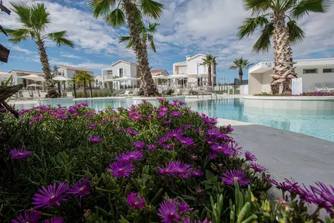Pareus Beach Resort in Zeccone — foto 3