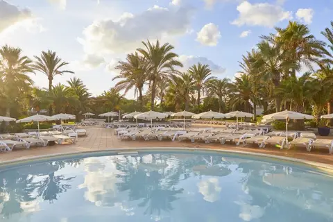 Fergus Style Bahamas in Platja d'en Bossa — foto 17