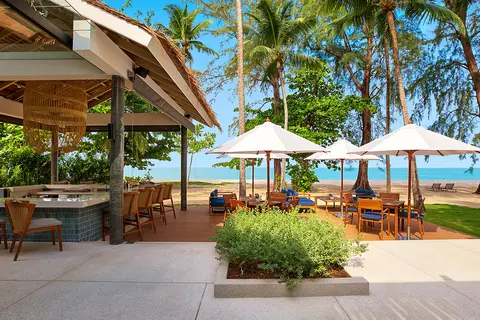 OUTRIGGER Khao Lak Beach Resort in ท่าเสด็จ — foto 12