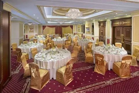 Royal Rose Abu Dhabi, a Curio Collection by Hilton Affiliated Hotel in الدَّانَةْ — foto 21