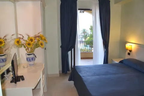 Hotel Arathena Rocks in Giardini-Naxos — foto 5
