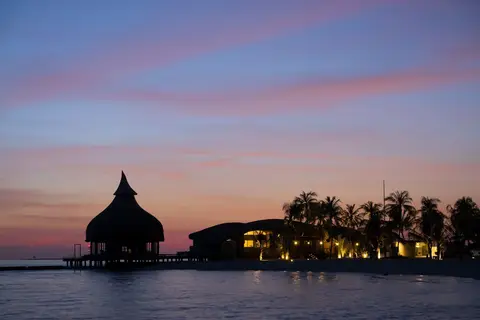 OUTRIGGER Maldives Maafushivaru Resort in Maafushivaru — foto 20