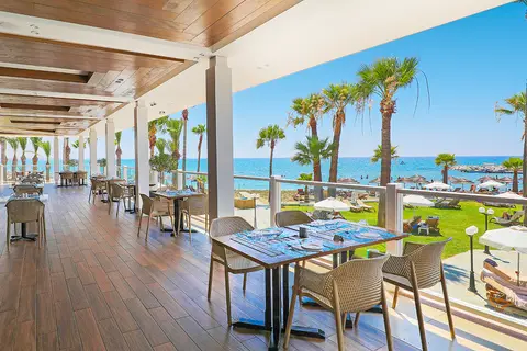 The Golden Bay Beach Hotel in Larnaca — foto 23