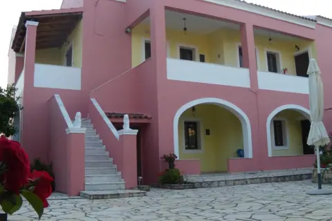 Antigonis Apartments in Αχαράβη — foto 3