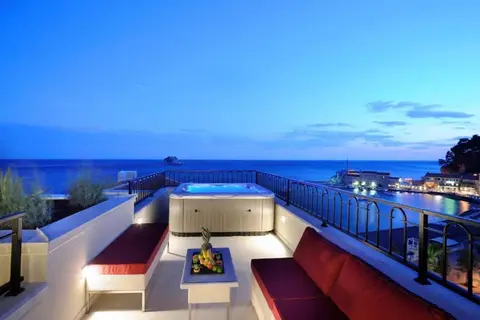 Riva in Petrovac na Moru — foto 11