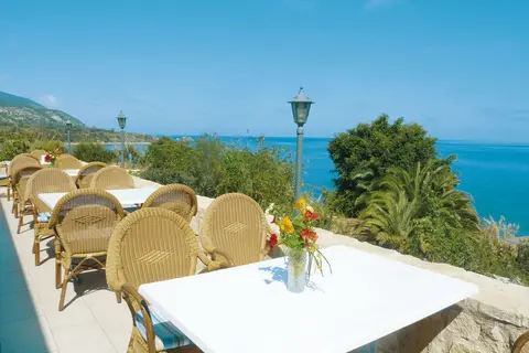 Aphrodite Beach Hotel in Νέο Χωριό — foto 2