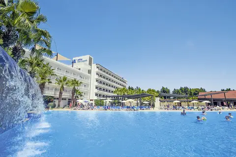 Hotel  AzuLine Bergantín in Sant Josep de sa Talaia — foto 2