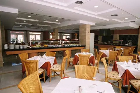 Apartahotel Arena Center in Roquetas de Mar — foto 16