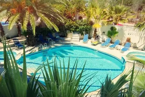White Palace Studios in Φαληράκι — foto 11