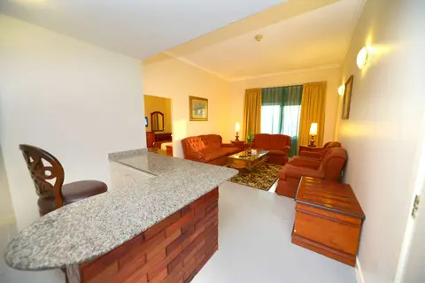 Nejoum Al Emarat Hotel in Sharjah — foto 10