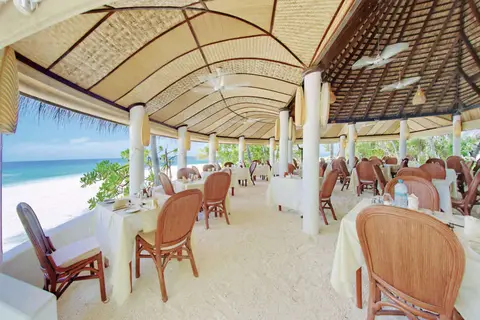 Angaga Island Resort & Spa in Angaga Island Resort — foto 7