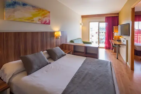 Golden Avenida Suites in Salou — foto 29