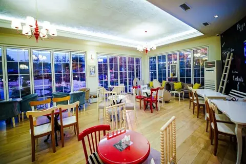 Univers Hotel in Elbasan — foto 10