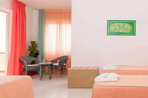 Lu' Hotel Porto Pino in Sant'anna Arresi — foto 13