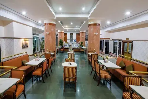 Holiday International Hotel Sharjah in Sharjah — foto 13