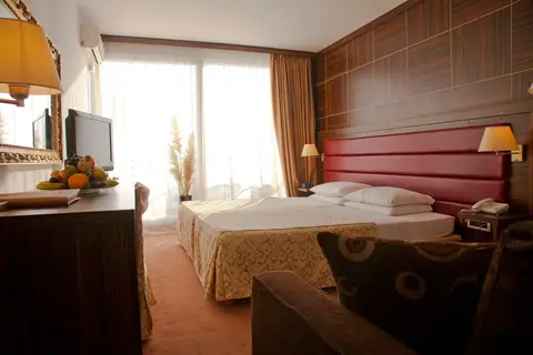 Hotel Palas in Petrovac na Moru — foto 23