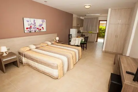 Crystallo Apartments in Paphos, foto 16