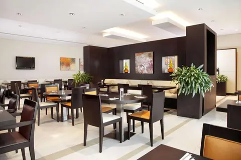 Holiday Inn Express Dubai Safa Park in Dubai — foto 5