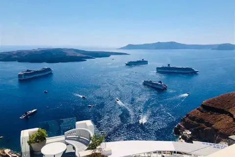 Loucas On The Cliff in Fira, foto 24