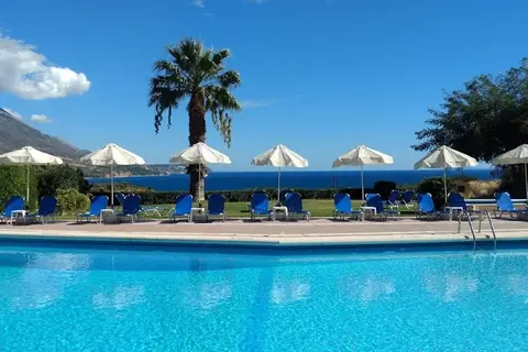 Karavados Beach Hotel in Καραβάδος — foto 22