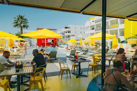 Ryans Lola's in Sant Antoni de Portmany — foto 14