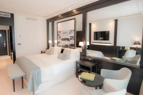 Hotel Las Arenas Balneario Resort in Valencia — foto 20