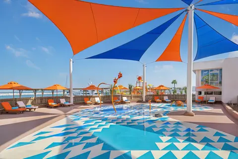 JA Beach Hotel in Ja Ocean View Hotel Padel Tennis Court — foto 6