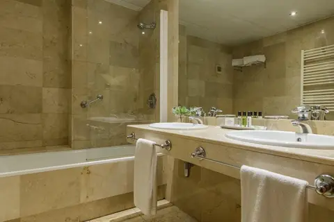 Mariano Cubi Aparthotel Barcelona in Barcelona — foto 21