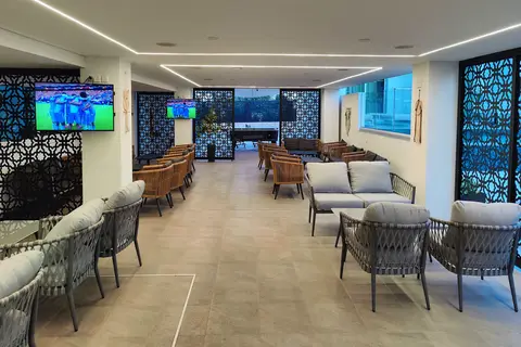 Bohemian Gardens Hotel in Παραλίμνι — foto 10