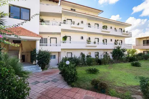 Lyristis Hotel Studios and Apartments in Faliraki — foto 2