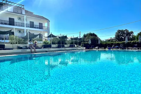 Bruskos Hotel & Suites in Άγιος Γεώργιος — foto 19