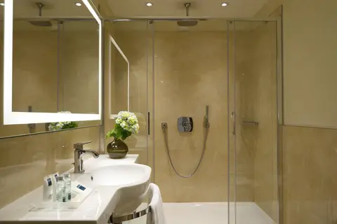 UNAHOTELS Century Milano in Milaan — foto 4