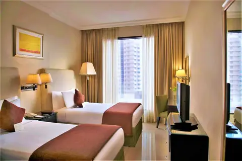 Two Seasons Hotel & Apartments in Dubai — foto 24