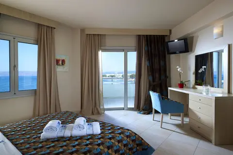 Molos Bay in Kissamos — foto 16
