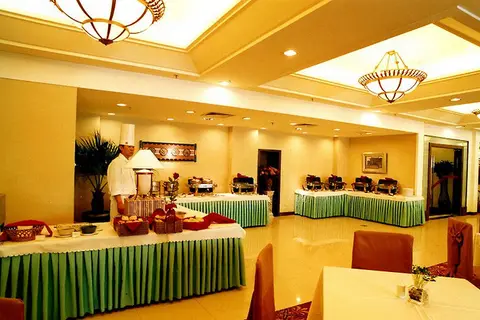 Dong Fang Hotel in Peking