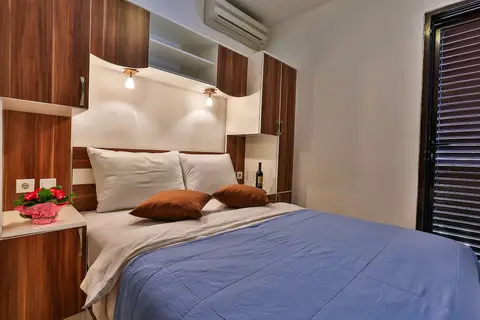 Villa Dvor Kornic in Budva — foto 13