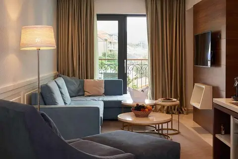 Huma Kotor Bay Hotel & Villas in Dobrota — foto 22