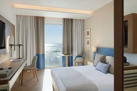 Mediterranean Beach Hotel in Agios Tychonos — foto 3
