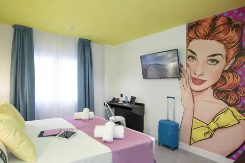 Casual Pop Art Benidorm in Benidorm — foto 12