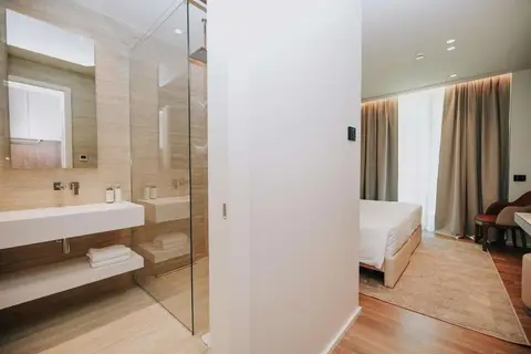 Magnus Hotel in Vlorë — foto 8