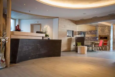 Hotel Monroc in Commezzadura — foto 22