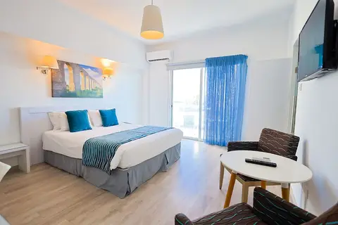Mikes Kanarium City Hotel in Larnaca — foto 29