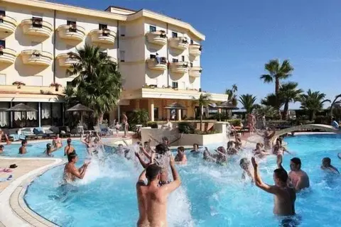 Sunshine Club Hotel in Ricadi — foto 16