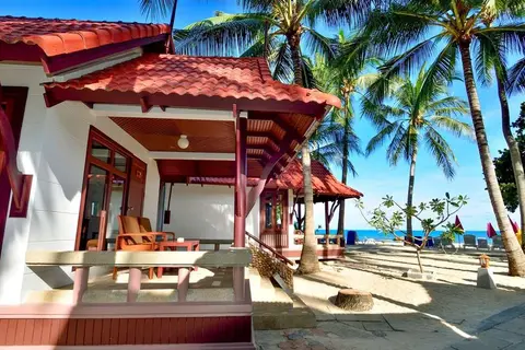 First Bungalow Beach Resort in บ้านเฉวง — foto 8