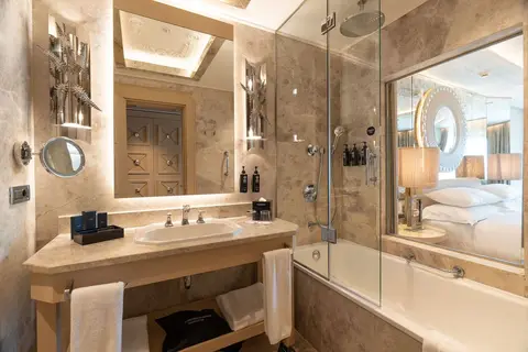 Wyndham Grand Istanbul Kalamis Marina Hotel in İstanbul — foto 5