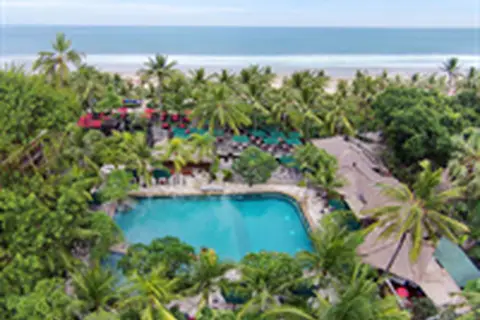 Hotel Legian Beach in Kuta — foto 25