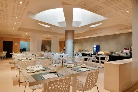 Hotel Badalona Tower in Badalona — foto 6