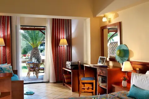 Blue Dolphin Hotel in Μεταμόρφωση — foto 15