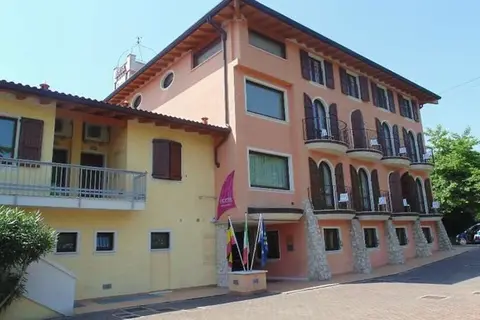 Hotel Donna Silvia in Manerba del Garda — foto 12